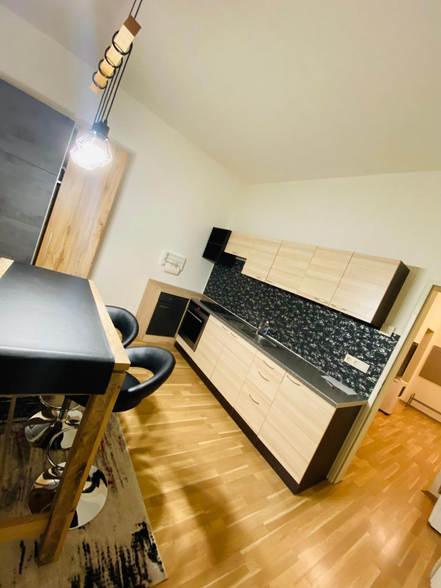 Neicapartmentlandskron 1010 Виена Екстериор снимка
