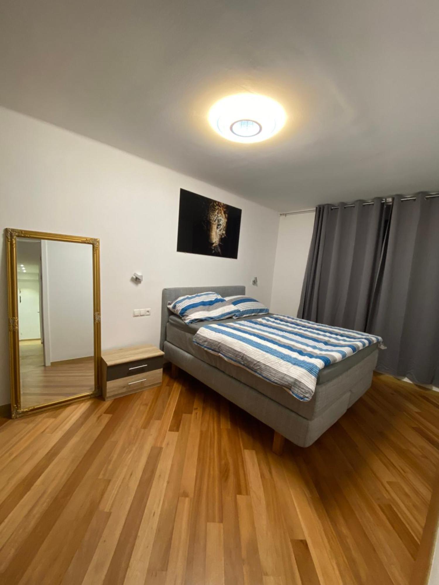 Neicapartmentlandskron 1010 Виена Екстериор снимка