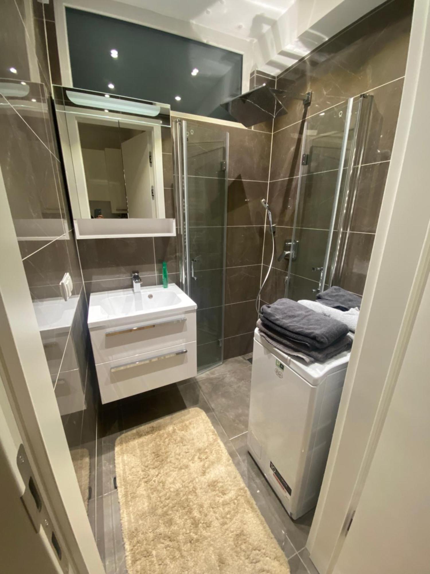 Neicapartmentlandskron 1010 Виена Екстериор снимка